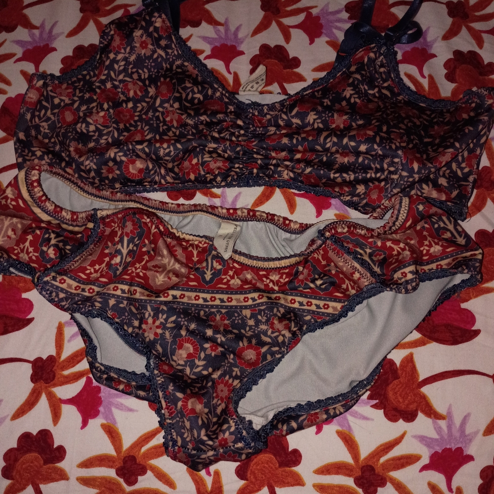 Spell And The Gypsy (Jasmine) Xl